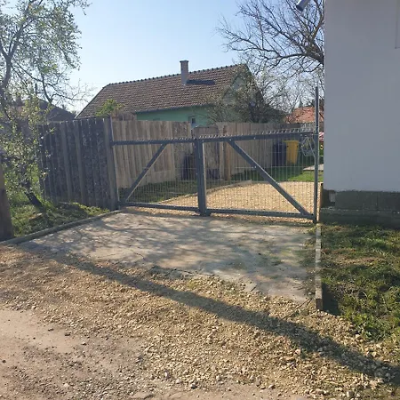 Janka Vendeghaz Es Holiday home